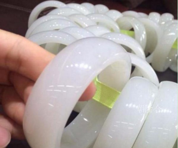 羊脂玉和羊脂白玉有啥区别