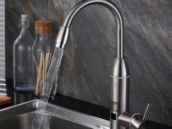 小厨宝和电热水龙头比哪个更实用