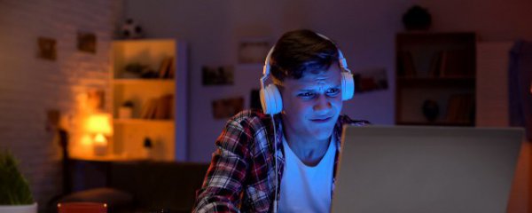 计算机能够直接识别和处理的语言是