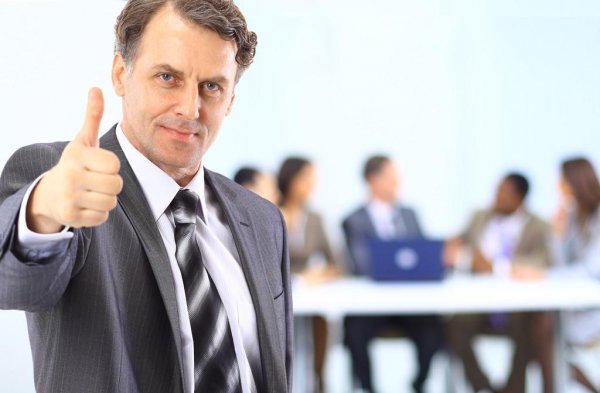 当领导在群里表扬你 你该怎么回复