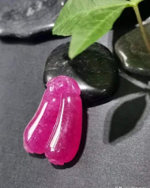 翡翠手镯泡水一年后