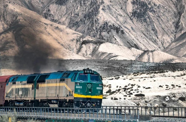 我国青藏铁路全长多少米