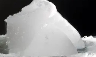 保存干冰最简单的办法 干冰保存方法和注意事项