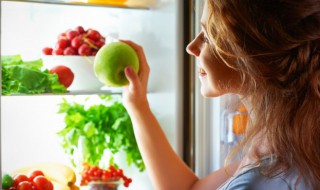 保鲜柜里面冻霜怎么办 保鲜柜有冻霜如何处理