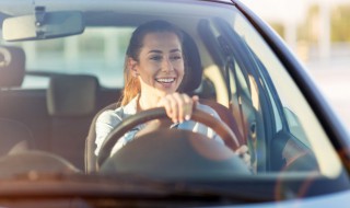 汽车上挂什么寓意好 车上放什么挂饰可以利出行平安