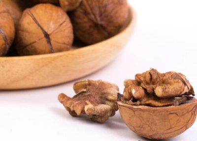 核桃皮怎么剥 核桃皮怎么剥比较快