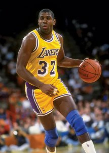 32号球衣是谁穿的 NBA联盟身穿32号球衣的篮球明星