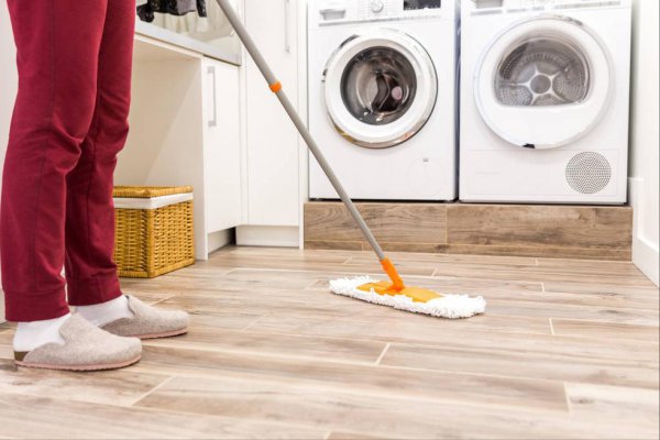 水中加什么拖地最干净