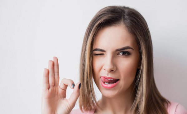 亲吻时伸舌头什么意思