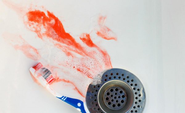 亲吻时伸舌头什么意思