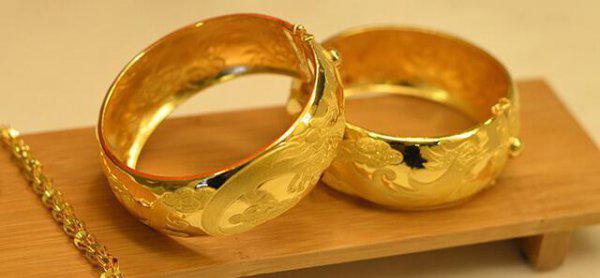 金银手镯的正确戴法