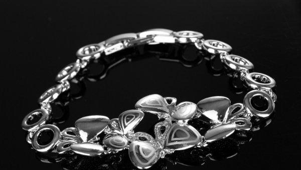 金银手镯的正确戴法