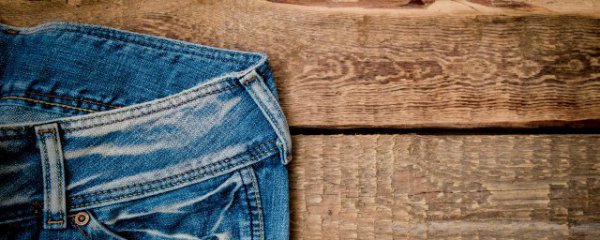 红色裤子配什么颜色最搭