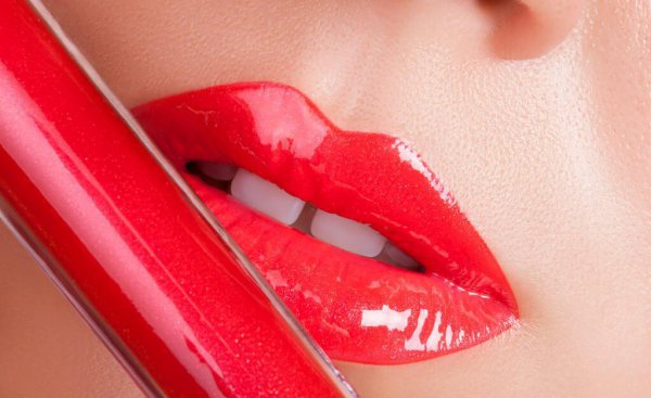 口红过期了还能用吗