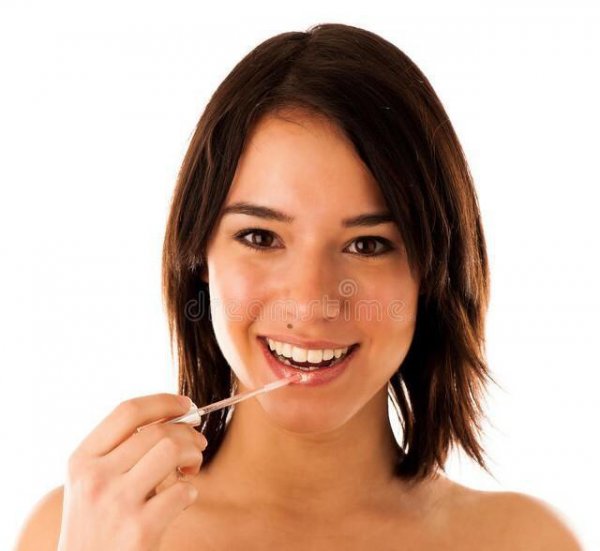 口红过期了还能用吗