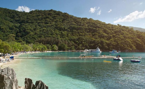 多米尼加共和国在哪里