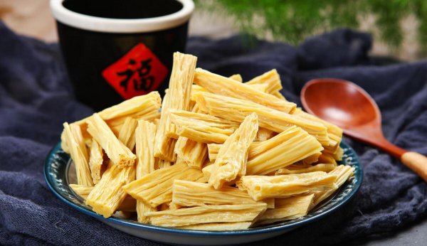 腐竹泡完还用焯水吗