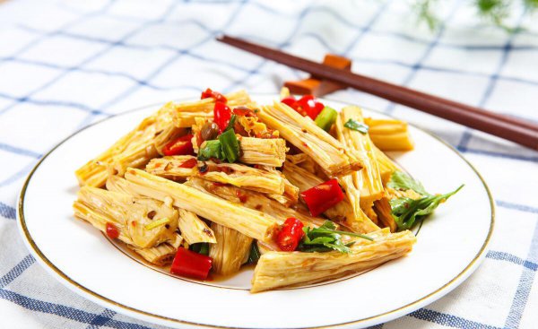 腐竹泡完还用焯水吗