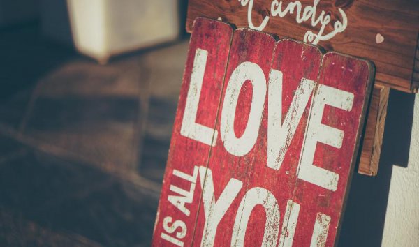 一个男生吃醋的表现