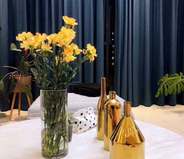 花瓶里面加什么延长鲜花寿命