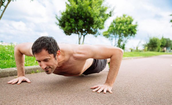 核心训练四个经典动作