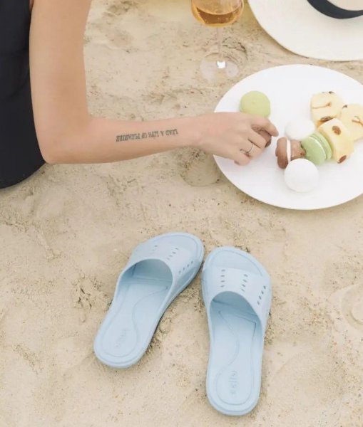 旅游去海边穿什么鞋子合适