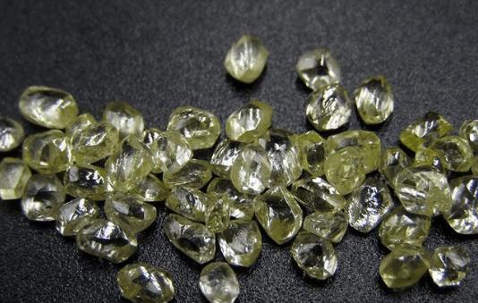 如何鉴定钻石原石的真假