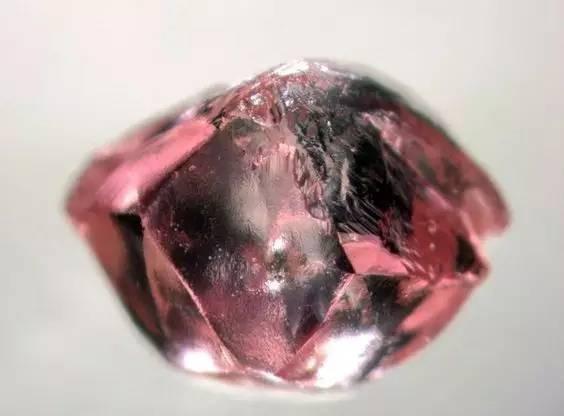 如何鉴定钻石原石的真假