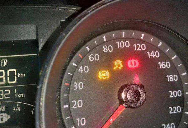 abs灯亮了是什么原因