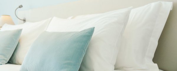 枕头芯发黄怎么洗掉