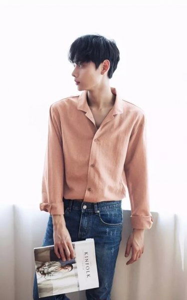 衬衫怎么扎进裤子好看