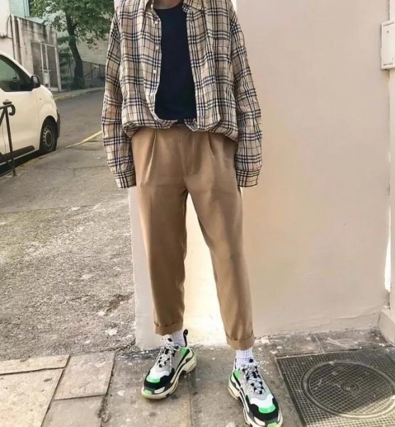 衬衫怎么扎进裤子好看