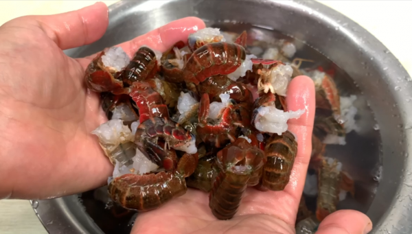 龙虾尾怎么清洗和处理
