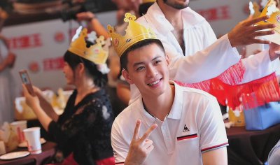 男篮杨鸣个人资料图片 主帅杨鸣执教辽篮两年夺冠