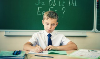 书桌旁边摆什么好风水摆件 书桌旁边摆放哪些物件对风水有帮助