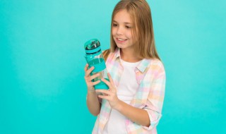 水杯子上面刻什么字好啊 水杯子上面刻哪些字有意义