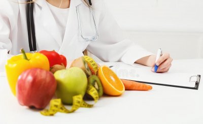 女孩学营养师好就业吗 女生考营养师找工作前景怎么样