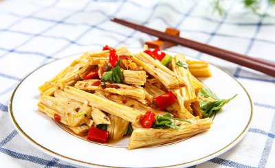 腐竹泡完还用焯水吗 腐竹泡好了还需要焯一下水再做菜吗