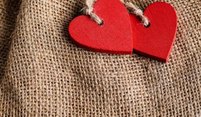 一个男生吃醋的表现 男人这些反常表现其实是吃醋了