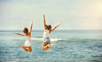 旅游去海边穿什么鞋子合适 穿什么鞋适合夏天去海边玩