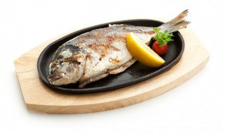 清蒸草鱼的家常做法 清蒸草鱼怎么做