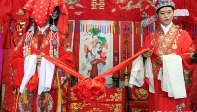 披麻煞是指父母过世吗 亲人去世为什么要披麻戴孝