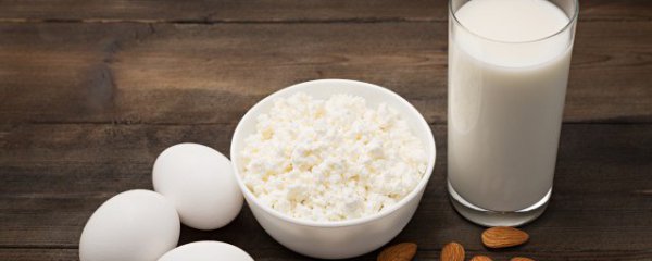 吃完牛奶千万别碰什么食物