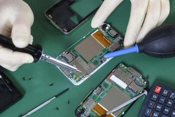 手机屏幕闪烁是什么原因造成的