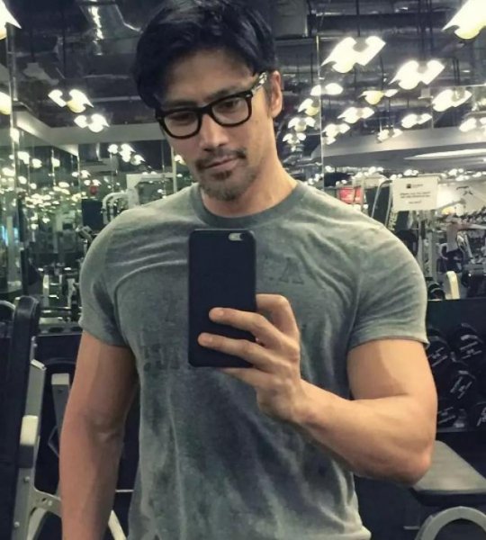 女人游泳和瑜伽哪个好