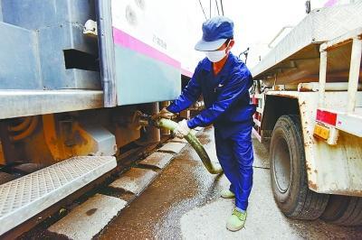 高铁厕所的粪便怎么处理