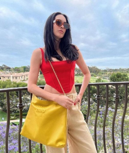 抹胸内衣外面怎么穿