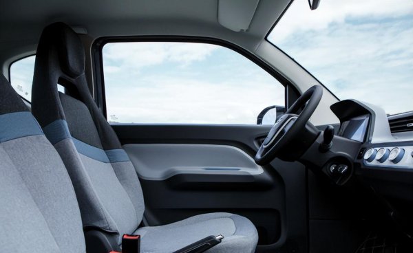 女士小型车自动挡