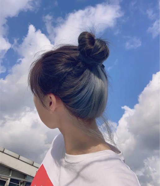 丸子头的扎法简单又好看