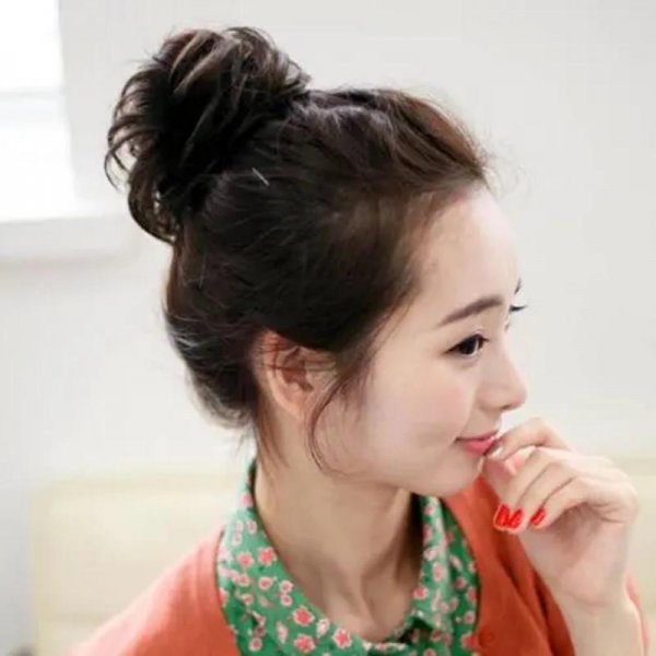 丸子头的扎法简单又好看